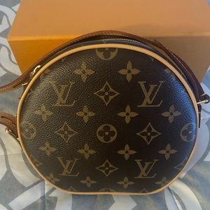 Louis Vuitton purse